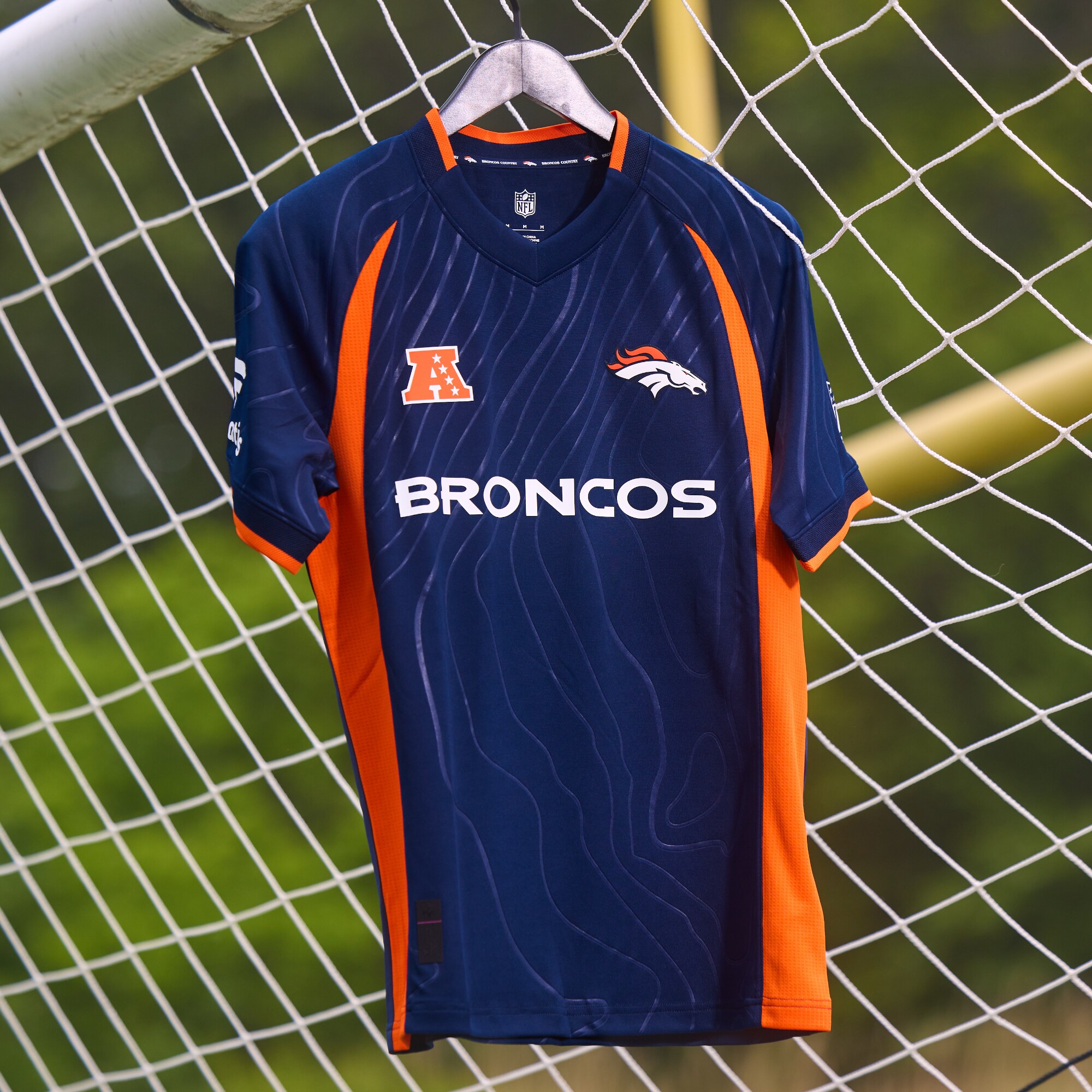 Denver Broncos Fanatics NFL Football x Football Fan Top